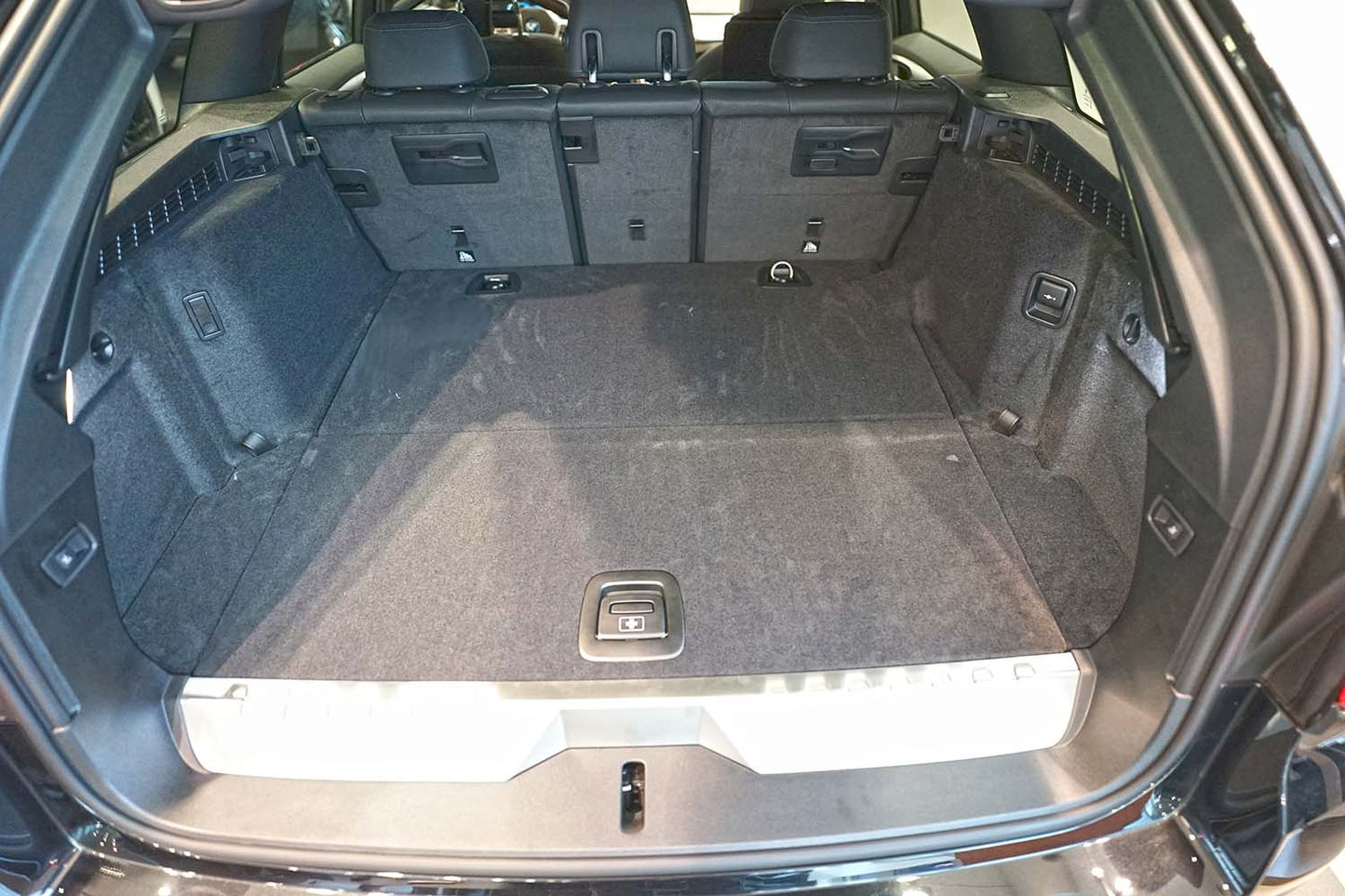 Aristar Premium Boot Liner for BMW 5 Series (G31) P-I Hybrid Touring 2020 - 2023
